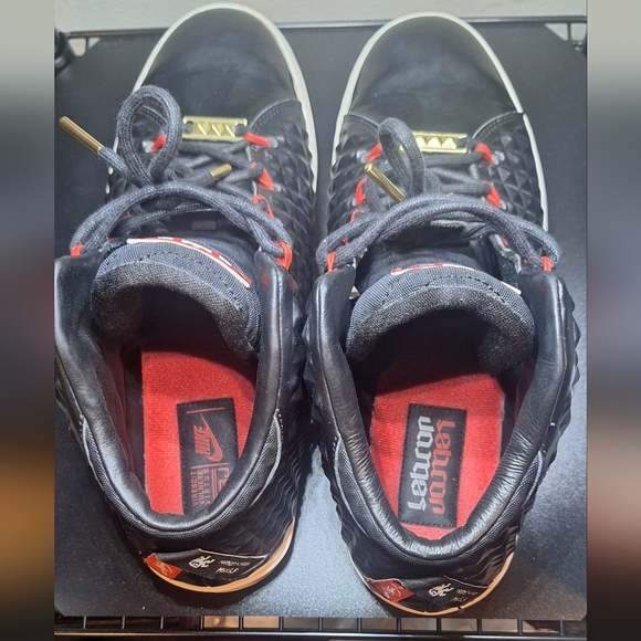 Mens Size 12 Nike Lebron Sneakers - Picture 5 of 8